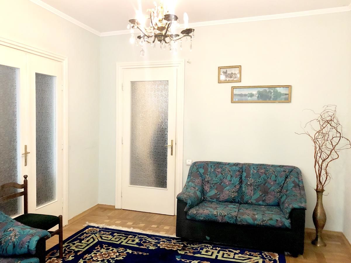 Апартаменты Apartment on Yevhena Konovaltsia Kulʼparkuv-19