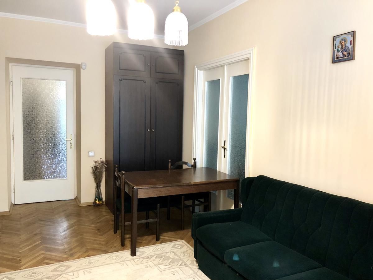 Апартаменты Apartment on Yevhena Konovaltsia Kulʼparkuv-11